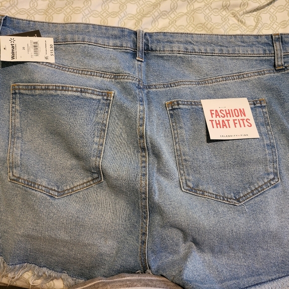 Celebrity Pink Beach Shorts. Size 20 - Picture 5 of 6